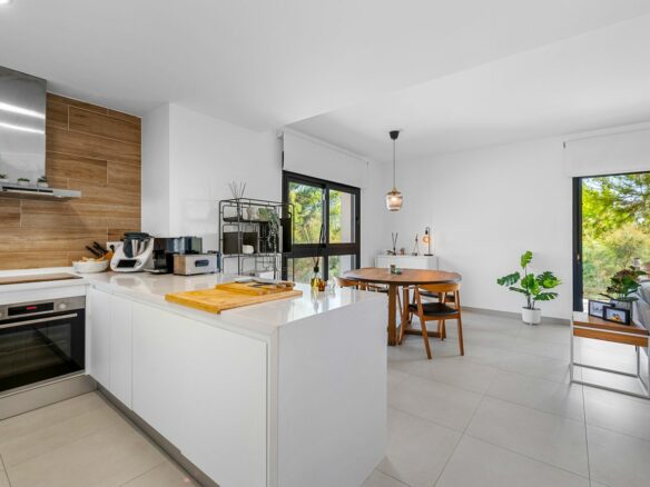 3-bedroom Apartment In Pilar De La Horadada, Spain (95 M²)