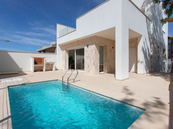 3-bedroom Villa In Hondon De Las Nieves, Spain (228 M²)