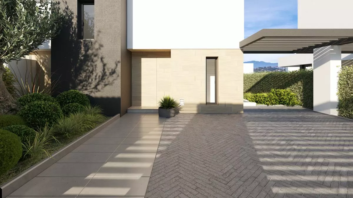 3-bedroom Villa In Estepona, Spain (182 M²)
