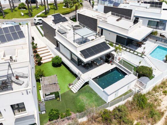 5-bedroom Villa In San Miguel De Salinas, Spain (200 M²)