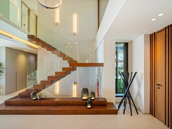Villa Of 824 M² With Mediter Real Estate In Benahavis, Spain