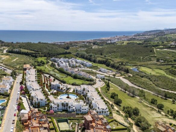 2-bedroom Apartment In Casares, Spain (81 M²)