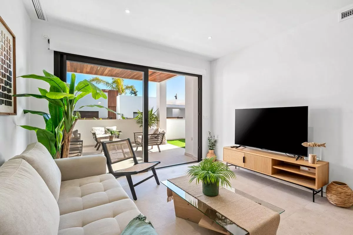 Apartment Of 95 M² In Los Alcázares, Spain