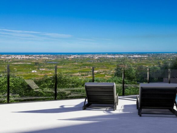 Villa Of 114 M² With Features In Pedreguer, Spain