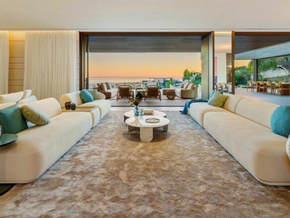 Villa Of 881 M² In Benahavis, Spain