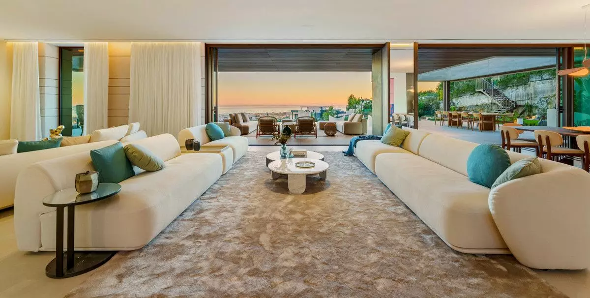 Villa Of 824 M² With Mediter Real Estate In Benahavis, Spain