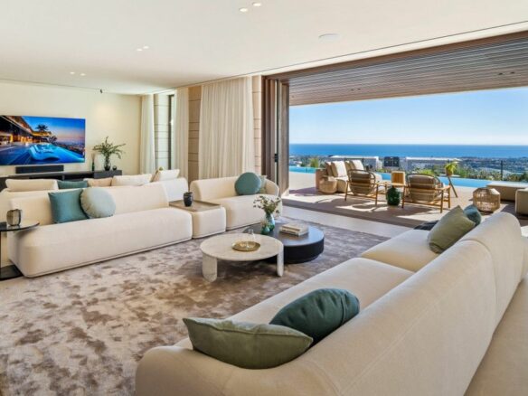 Villa Of 881 M² In Benahavis, Spain
