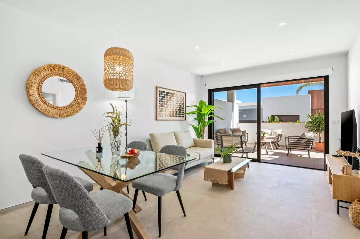 Apartment Of 95 M² In Los Alcázares, Spain