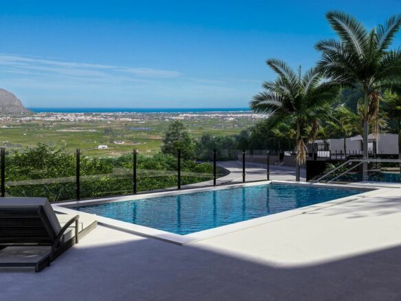 Villa Of 114 M² With Features In Pedreguer, Spain