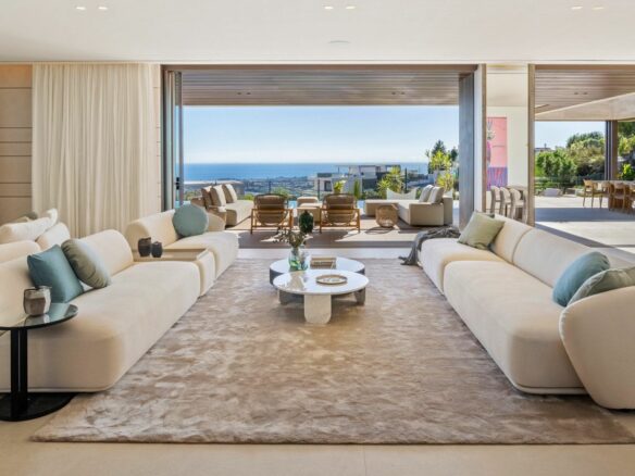 Villa Of 881 M² In Benahavis, Spain