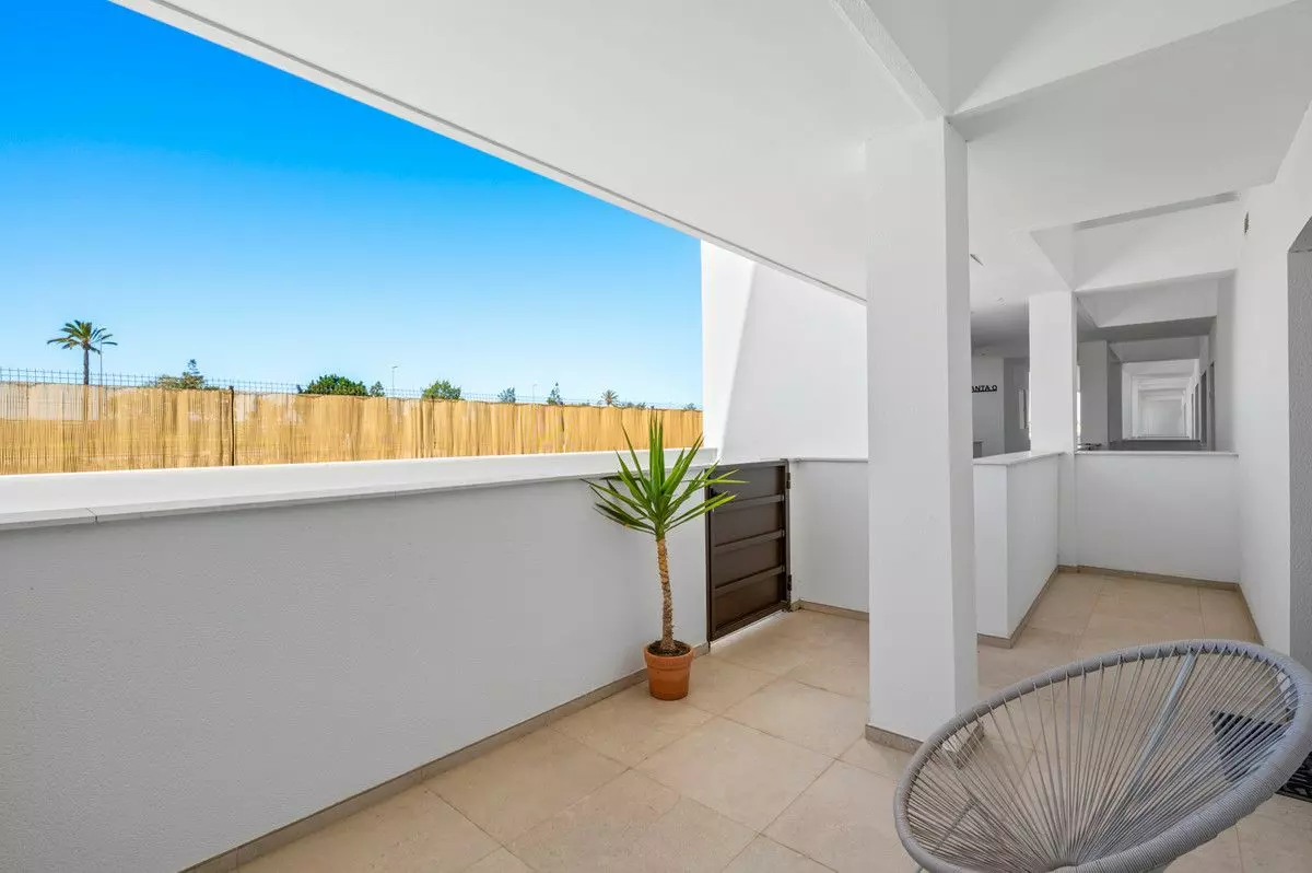 Apartment Of 95 M² In Los Alcázares, Spain