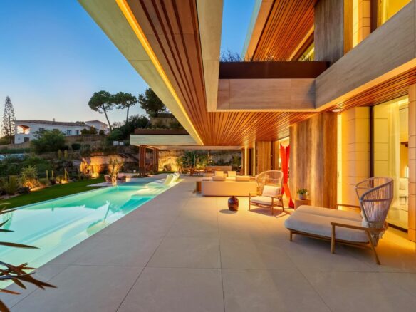 Villa Of 881 M² In Benahavis, Spain