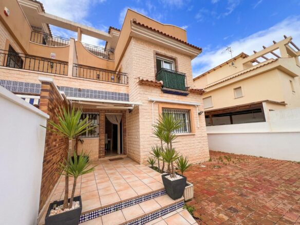 3-bedroom House In Pilar De La Horadada, Spain (107 M²)