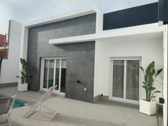 3-bedroom Villa In Torre – Pacheco, Spain (96 M²)
