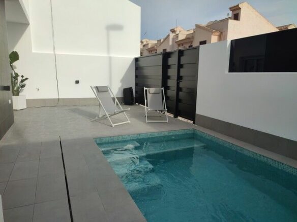 3-bedroom Villa In Torre – Pacheco, Spain (96 M²)
