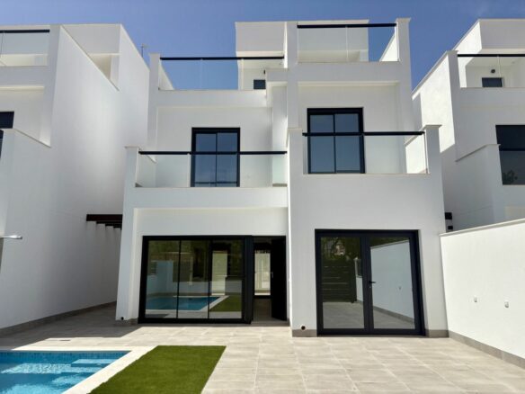 Villa Of 118 M² In Los Alcázares, Spain