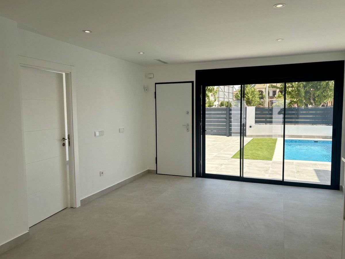 Villa Of 118 M² In Los Alcázares, Spain