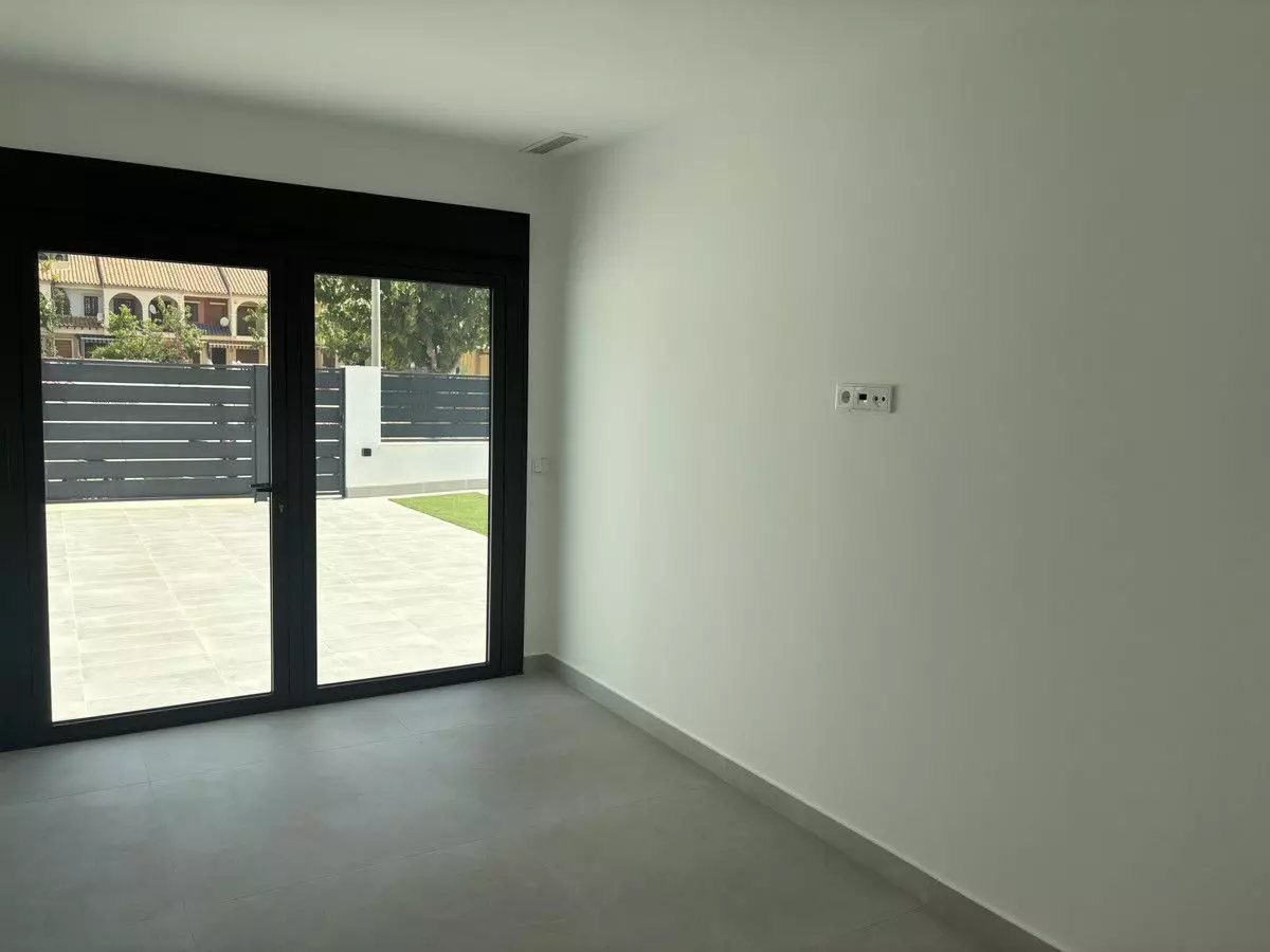 Villa Of 118 M² In Los Alcázares, Spain