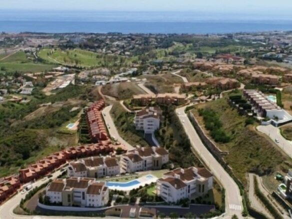 2-bedroom Apartment In Benahavis, Spain (103 M²)