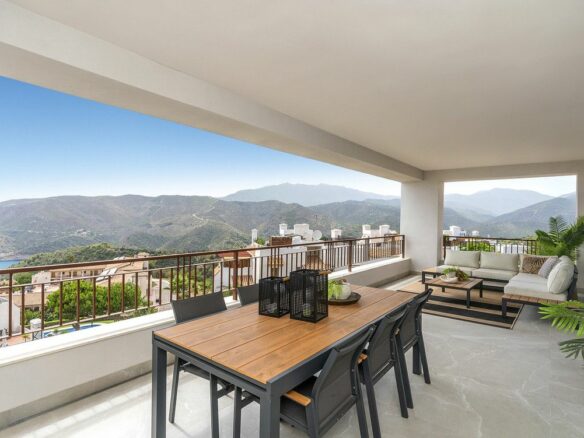 2-bedroom Apartment In Istan, Spain (98 M²)