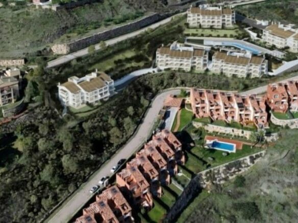 3-bedroom Apartment In Benahavis, Spain (128 M²)