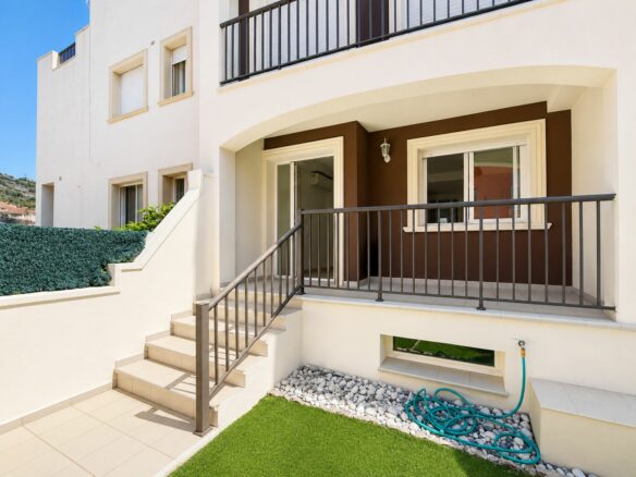 4-bedroom Terraced House In Spain (171 M²)