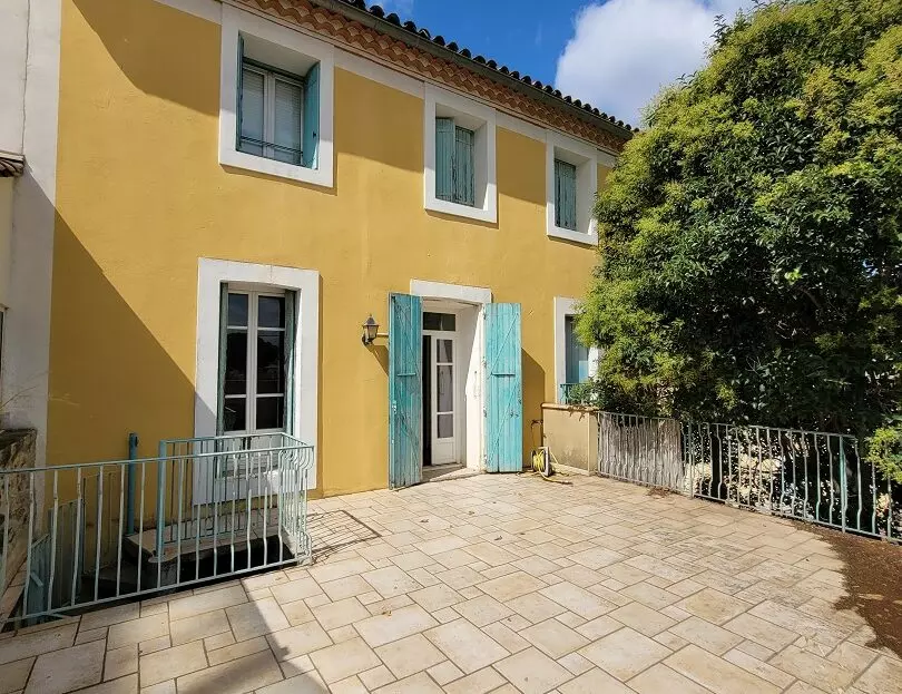 5-bedroom House In Magalas, France (200 M²)
