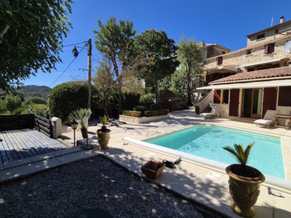 House 88 M² In Vailhan, France