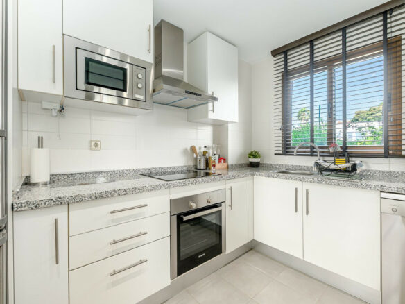 2-bedroom Property In Doña Julia, Spain (104 M²)