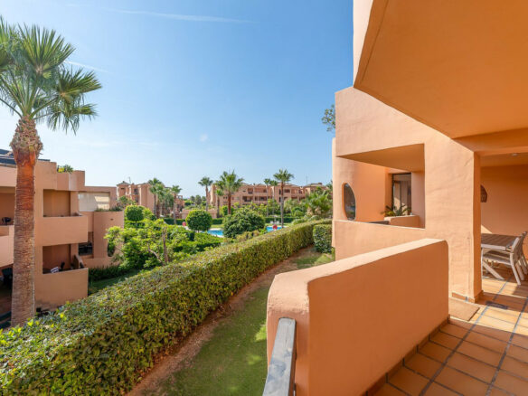 2-bedroom Property In Doña Julia, Spain (104 M²)