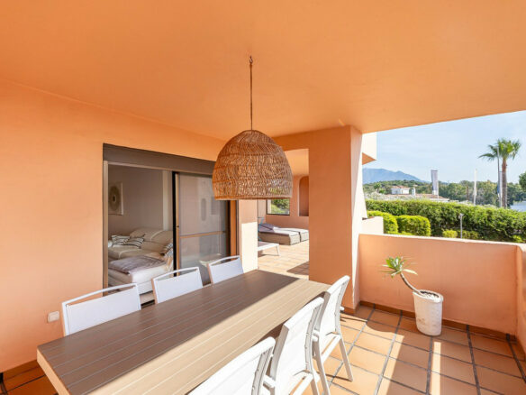 2-bedroom Property In Doña Julia, Spain (104 M²)