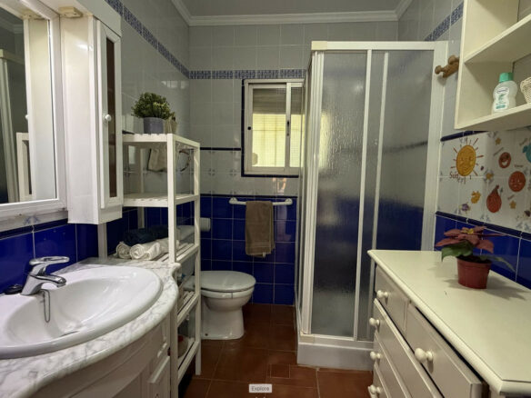 6-bedroom Property In Estepona, Spain (325 M²)