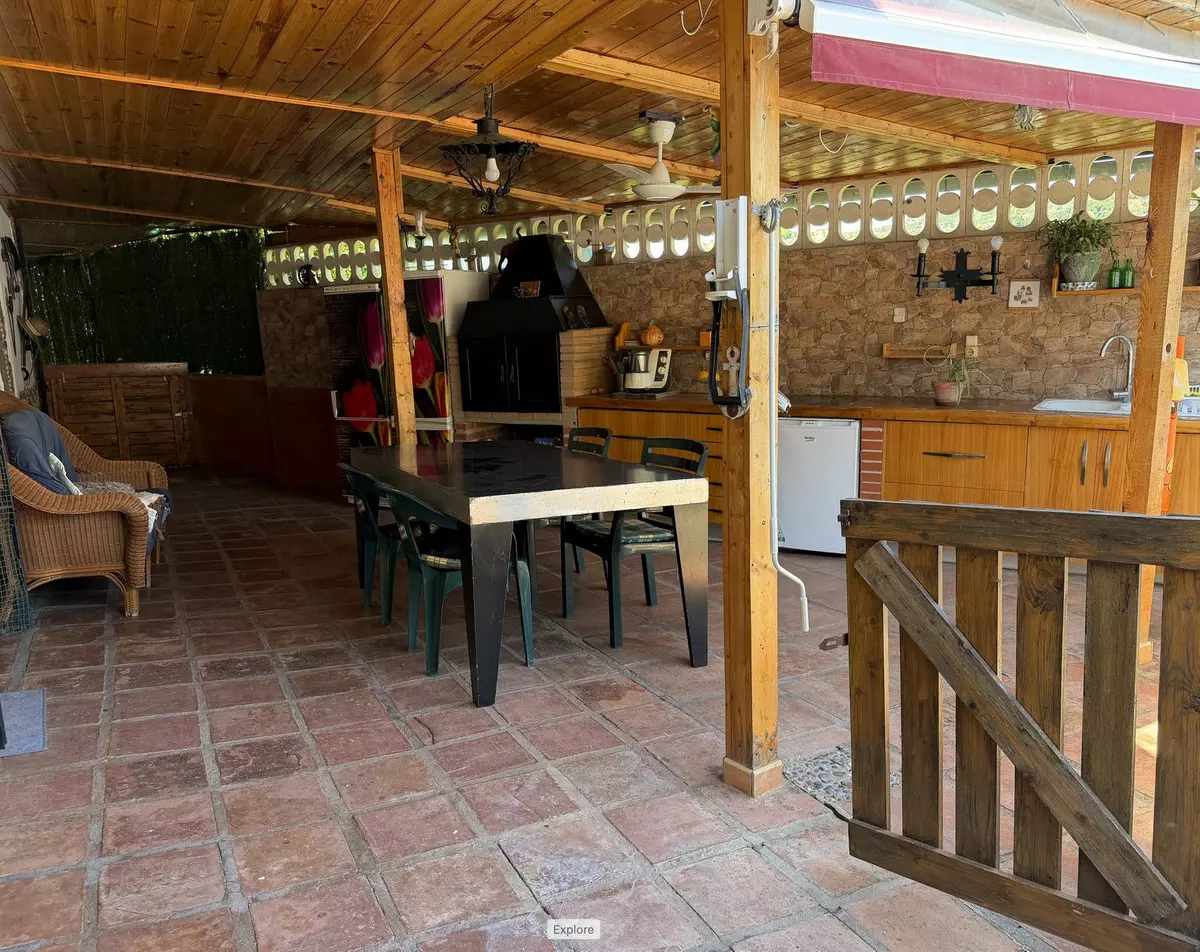 6-bedroom Property In Estepona, Spain (325 M²)
