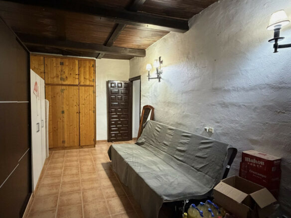 6-bedroom Property In Estepona, Spain (325 M²)
