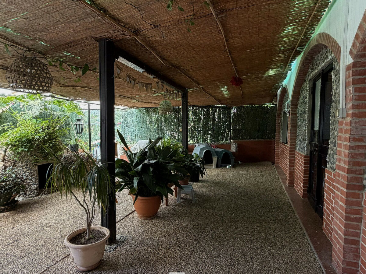 6-bedroom Property In Estepona, Spain (325 M²)