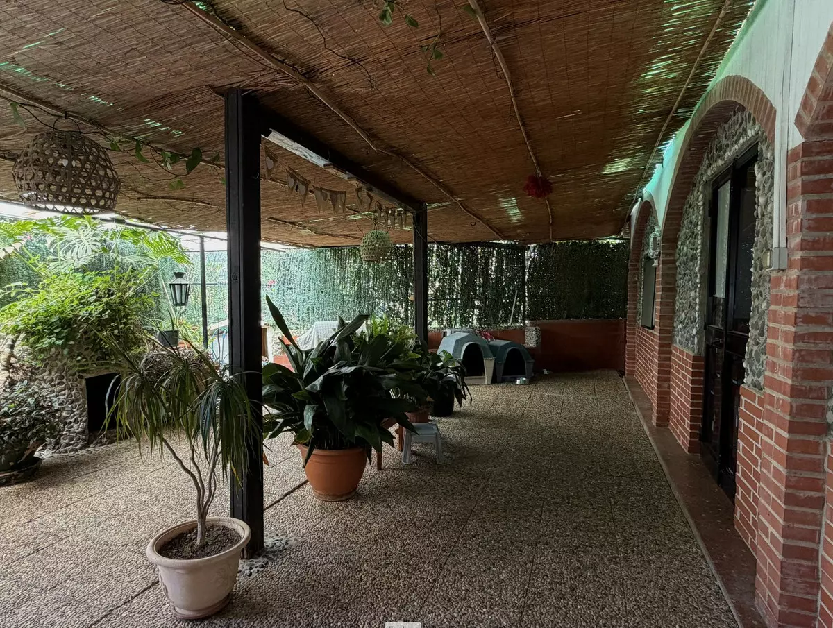 6-bedroom Property In Estepona, Spain (325 M²)