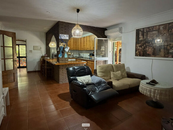 6-bedroom Property In Estepona, Spain (325 M²)