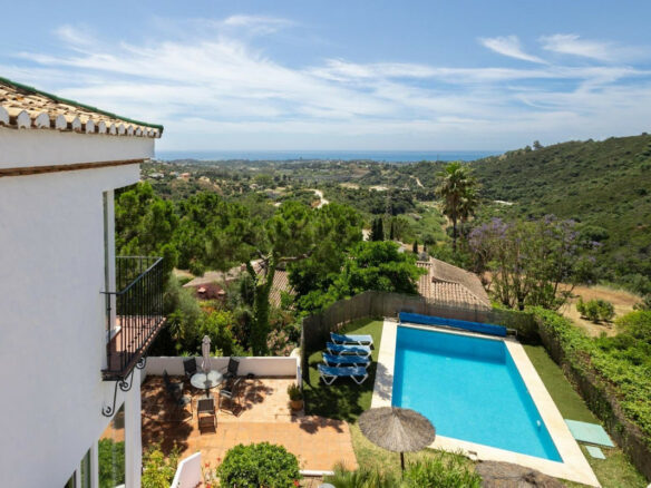 House – Detached Villa 254 M² In Estepona, Spain