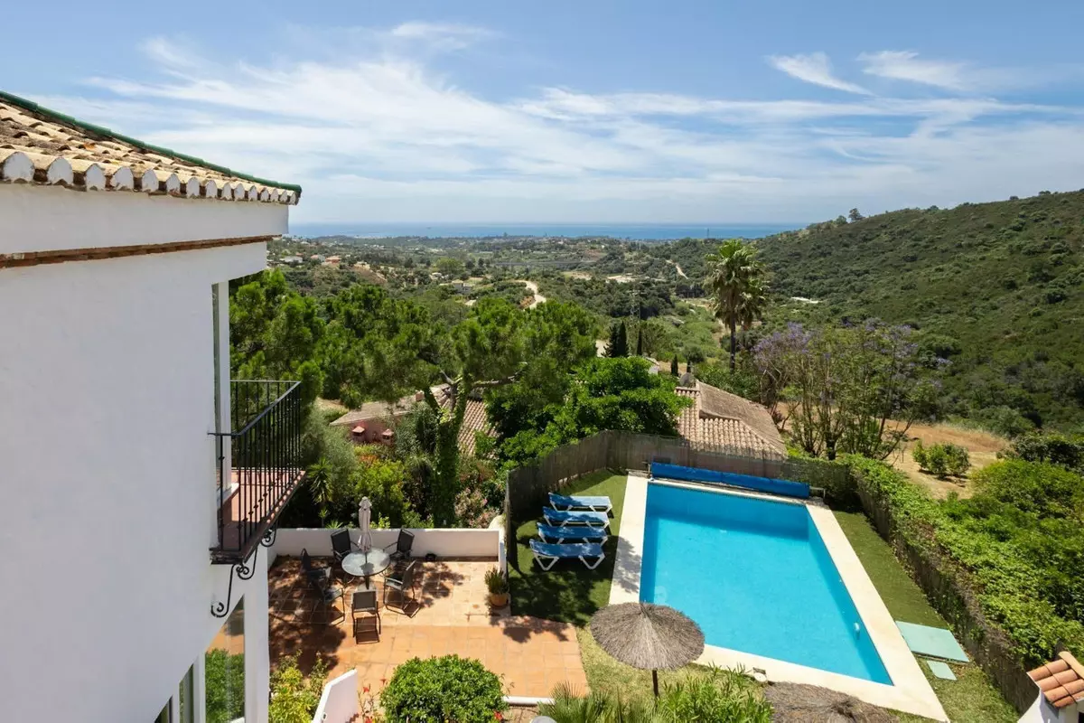 House – Detached Villa 254 M² In Estepona, Spain