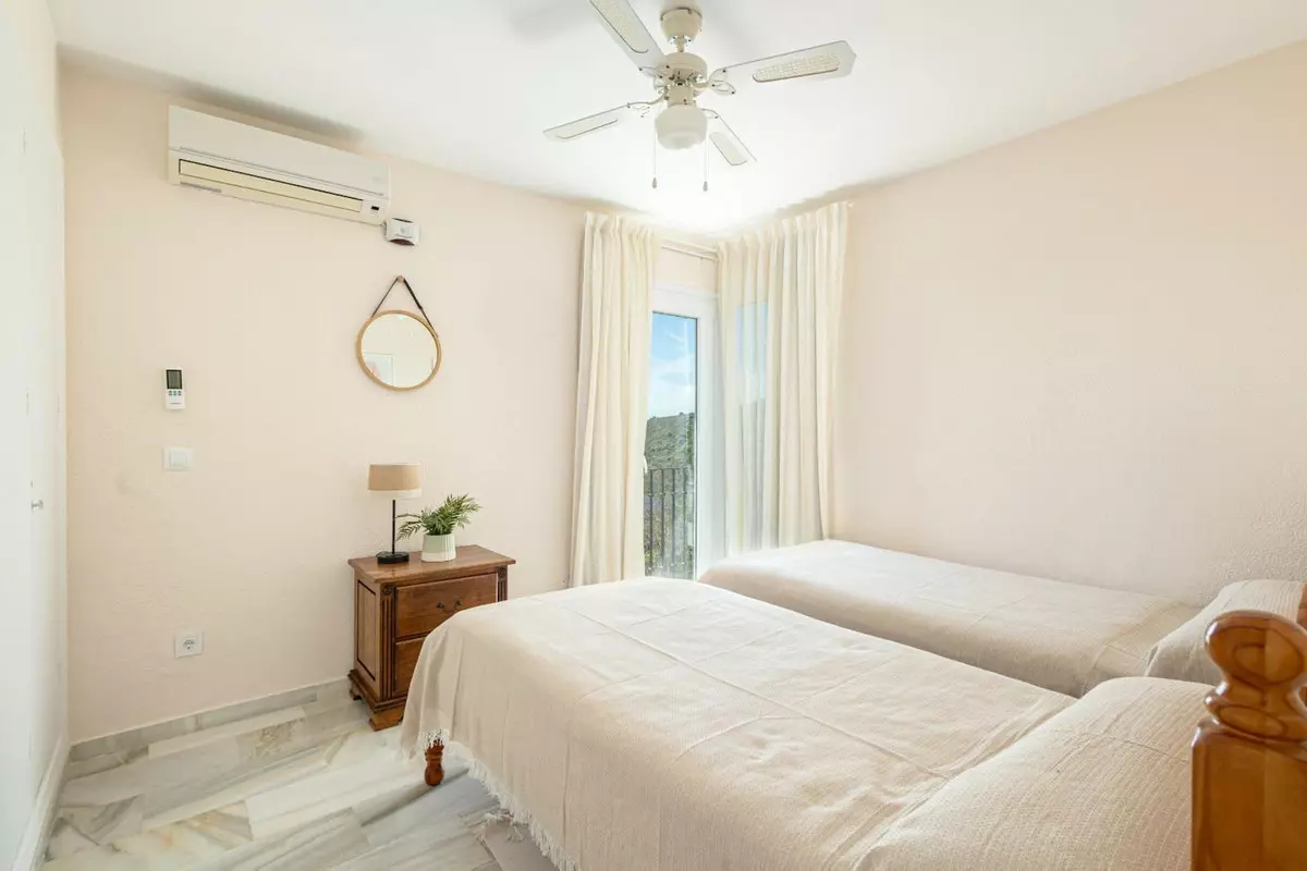 House – Detached Villa 254 M² In Estepona, Spain