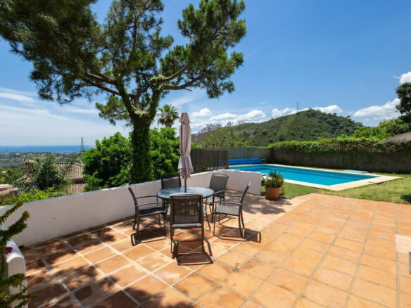 House – Detached Villa 254 M² In Estepona, Spain
