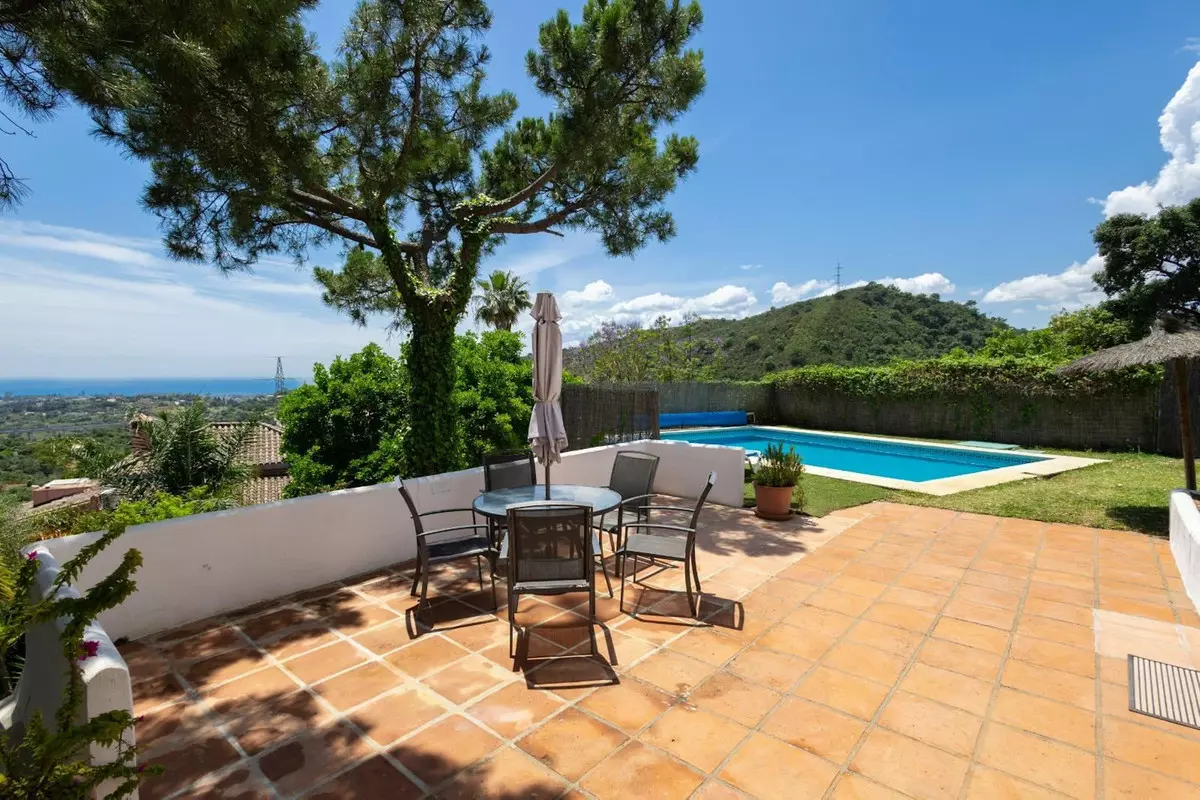 House – Detached Villa 254 M² In Estepona, Spain