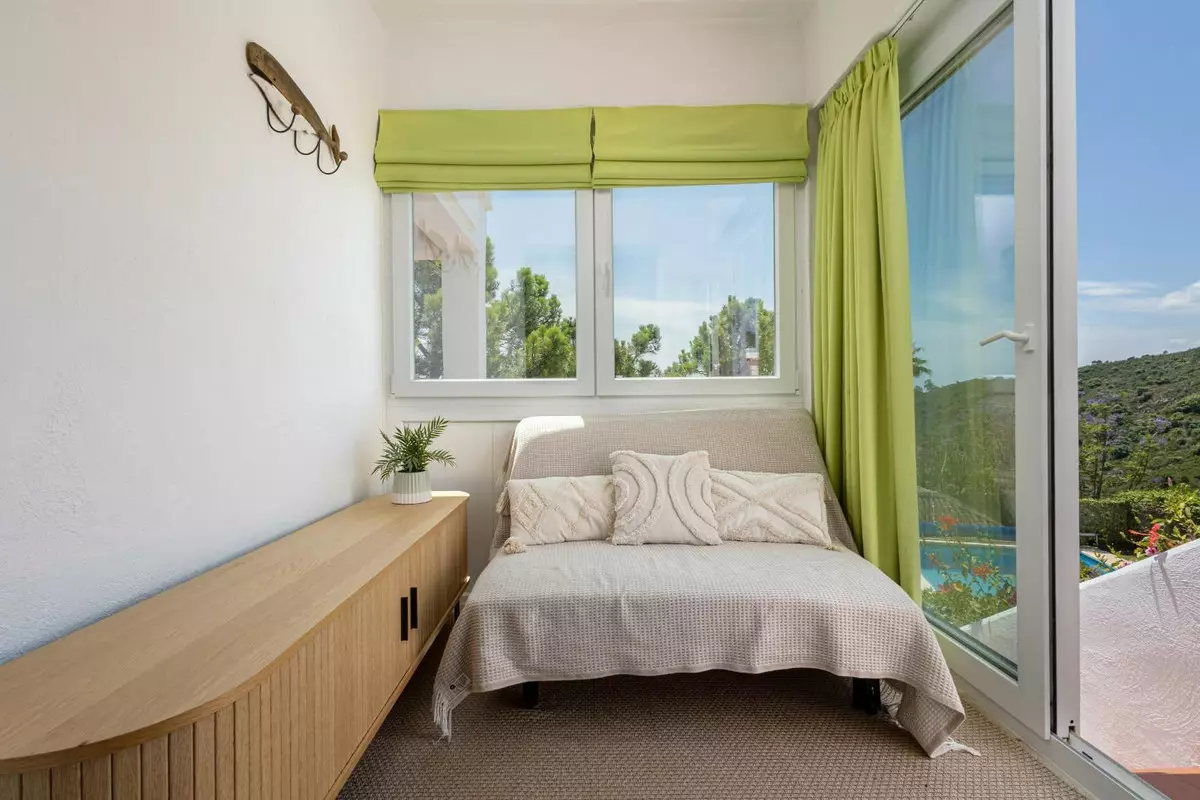 House – Detached Villa 254 M² In Estepona, Spain