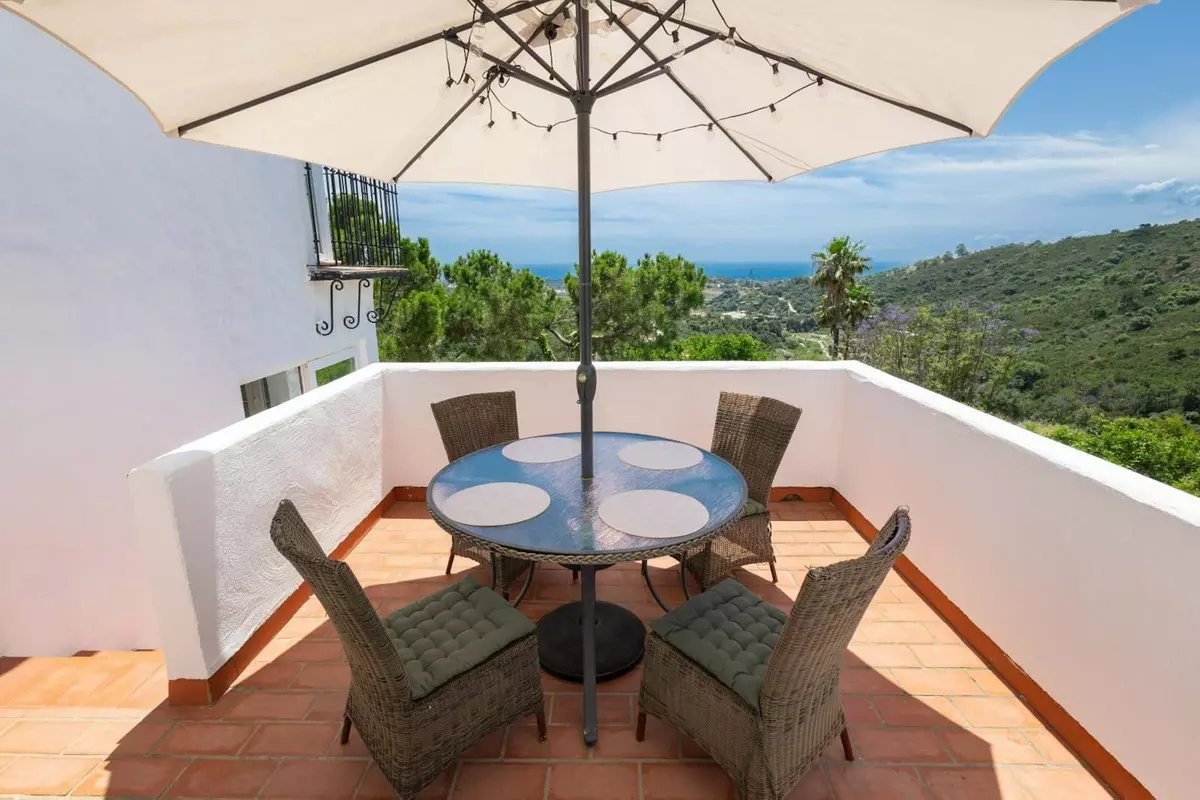 House – Detached Villa 254 M² In Estepona, Spain