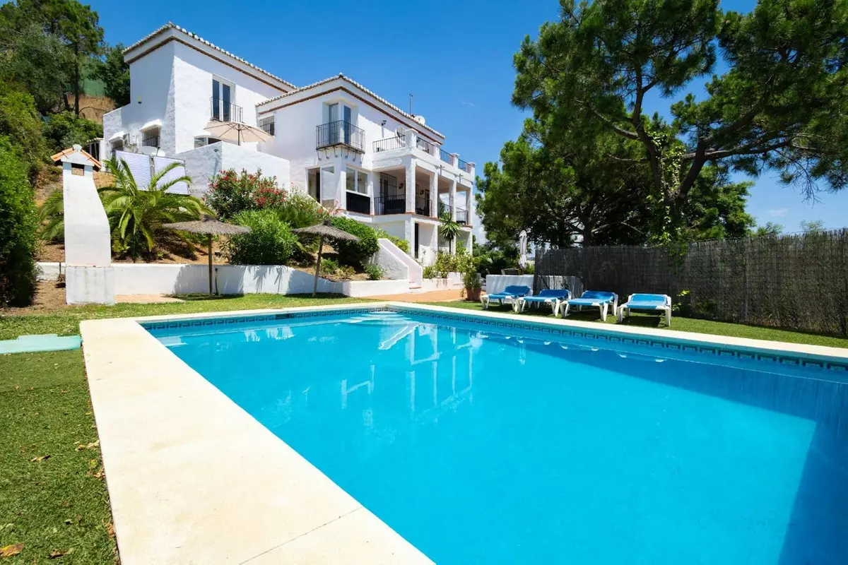 House – Detached Villa 254 M² In Estepona, Spain