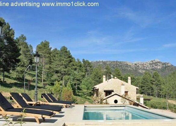 14-bedroom Finca In Segura De La Sierra, Spain (900 M²)
