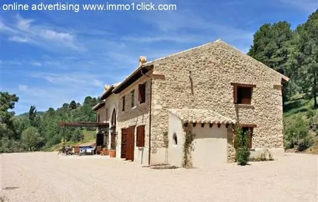 14-bedroom Finca In Segura De La Sierra, Spain (900 M²)