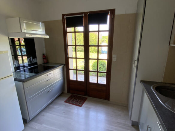4-bedroom House In Saint-romain, France (204 M²)
