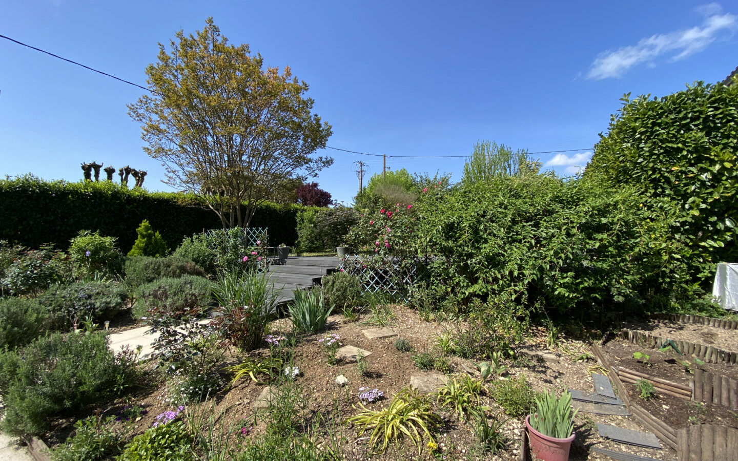 4-bedroom House In Saint-romain, France (204 M²)