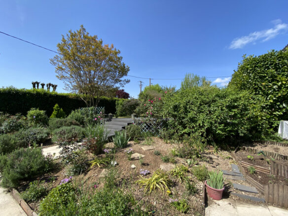 4-bedroom House In Saint-romain, France (204 M²)